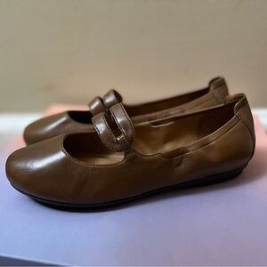 🆕. NEW Brown Leather Mary Jane Flats Brown New